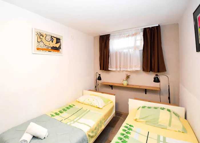 In - Istrien 11080 * Pula