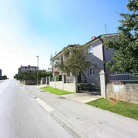 Apartman In - Istrien 11080 Pula