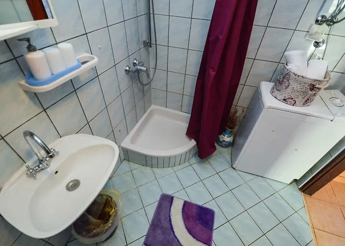 In - Istrien 11080 شقة بولا