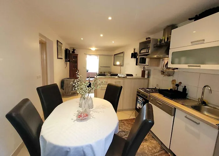 شقة In - Istrien 11080 بولا