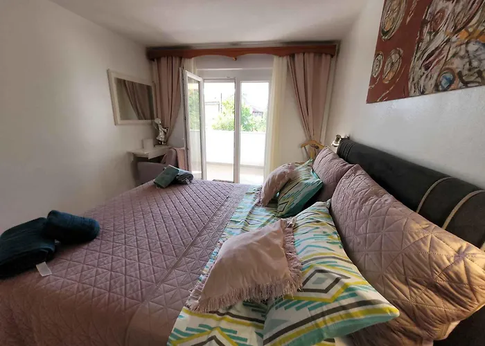 In - Istrien 11080 * بولا