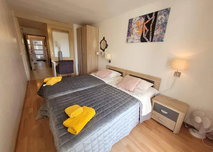 In - Istrien 11080 * بولا