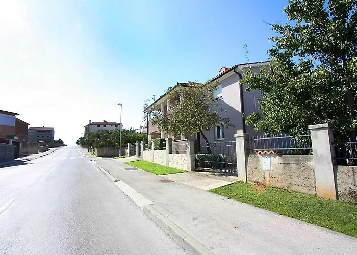 شقة In - Istrien 11080 بولا